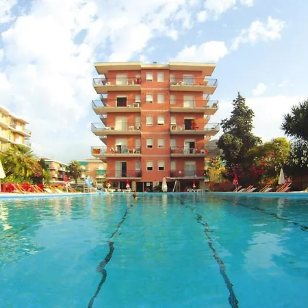 Perla Marina Hotel 3*