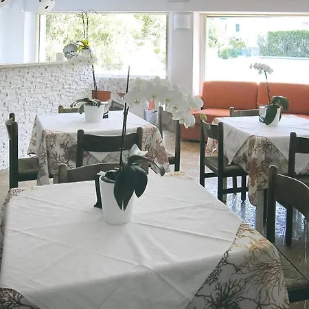 Perla Marina Hotel